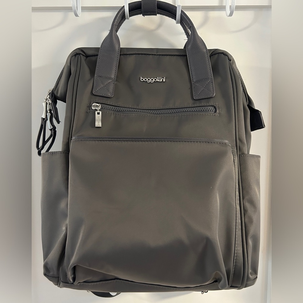 Baggallini Gray Backpack